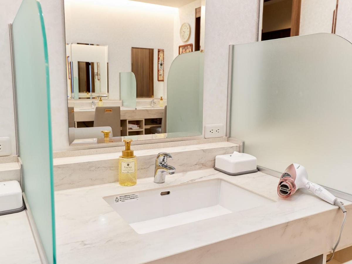 Grand Cabin Hotel Naha Oroku Eksteriør bilde